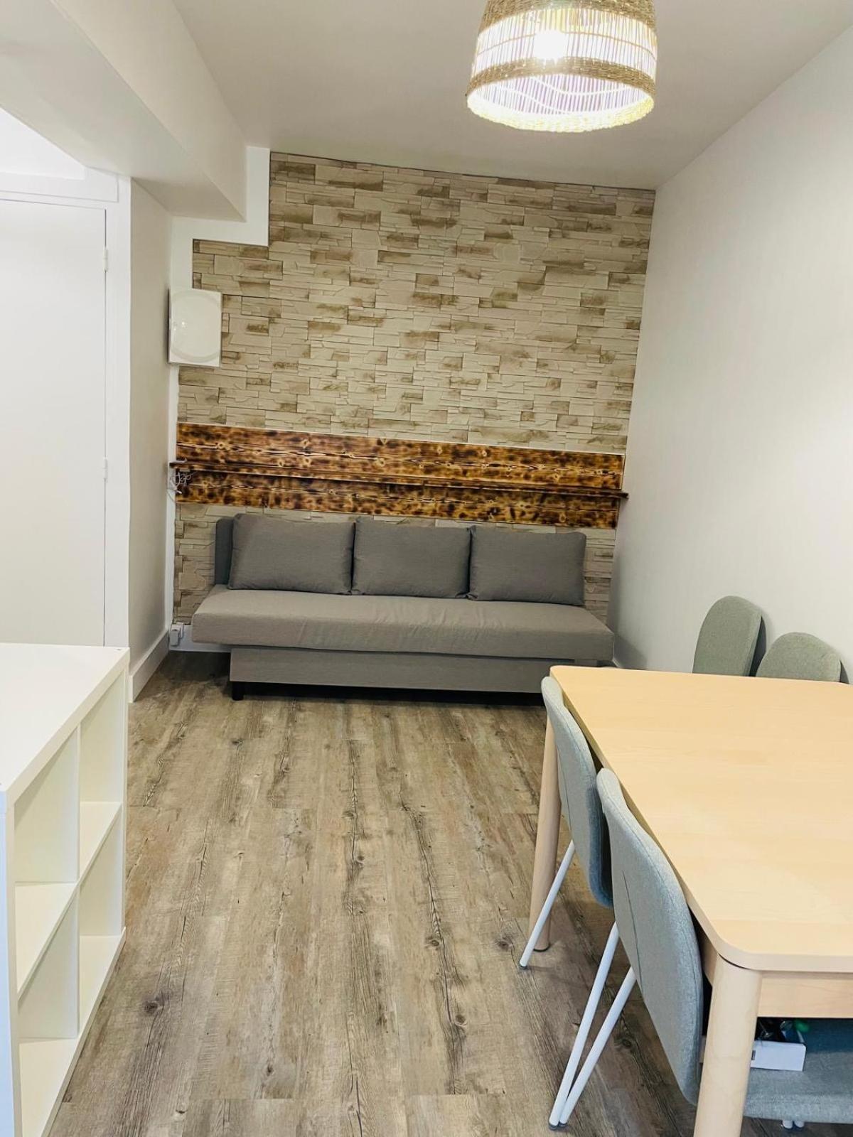 Apartment Poirier 6 *